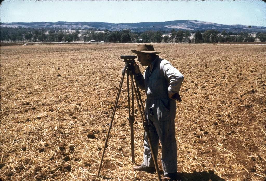 Surveying contour bank, Murgon, 1958 Queensland Historical Atlas