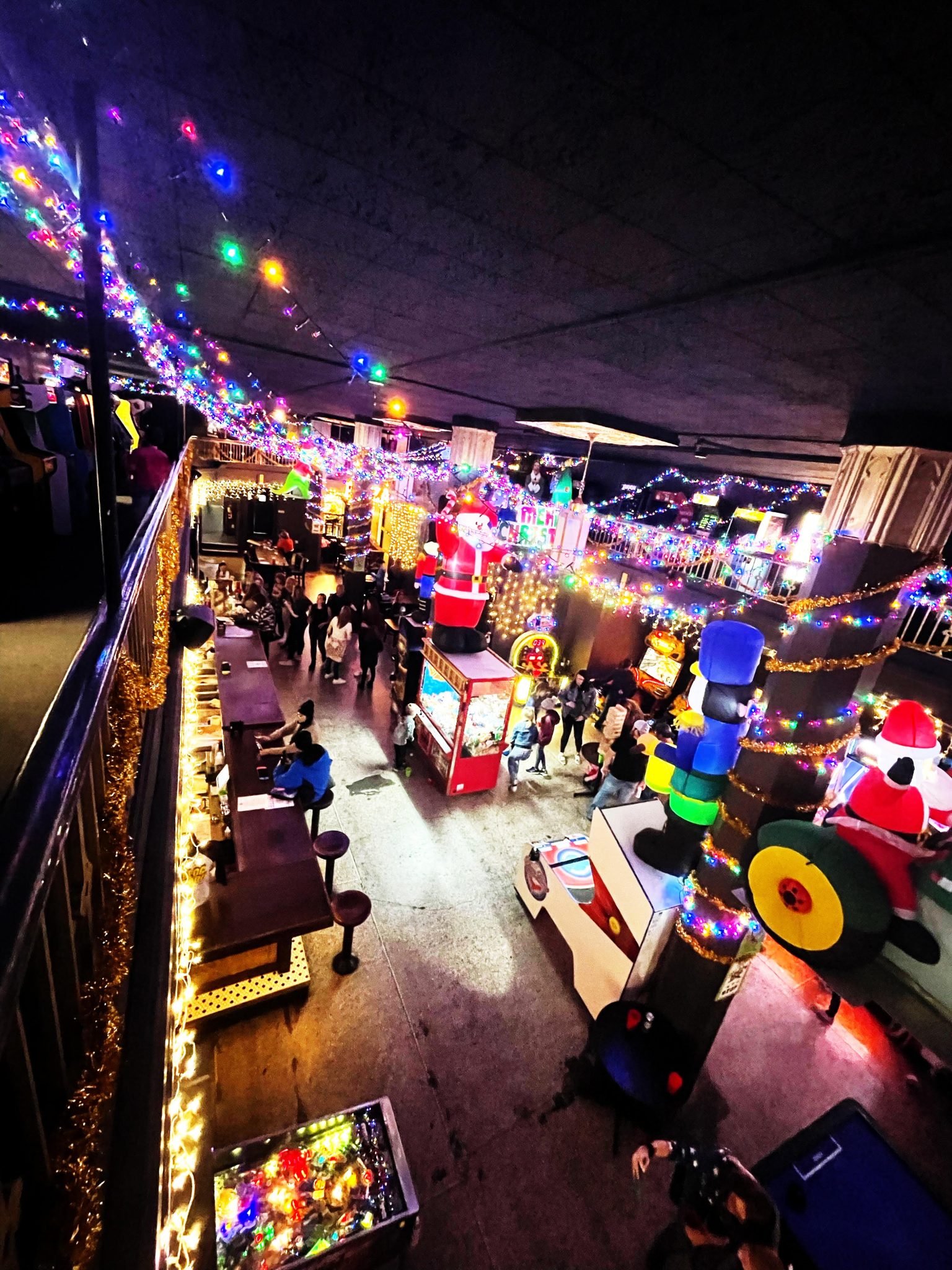 Iowa And Illinois' Analog Arcades Celebrating The Holidays! Quad