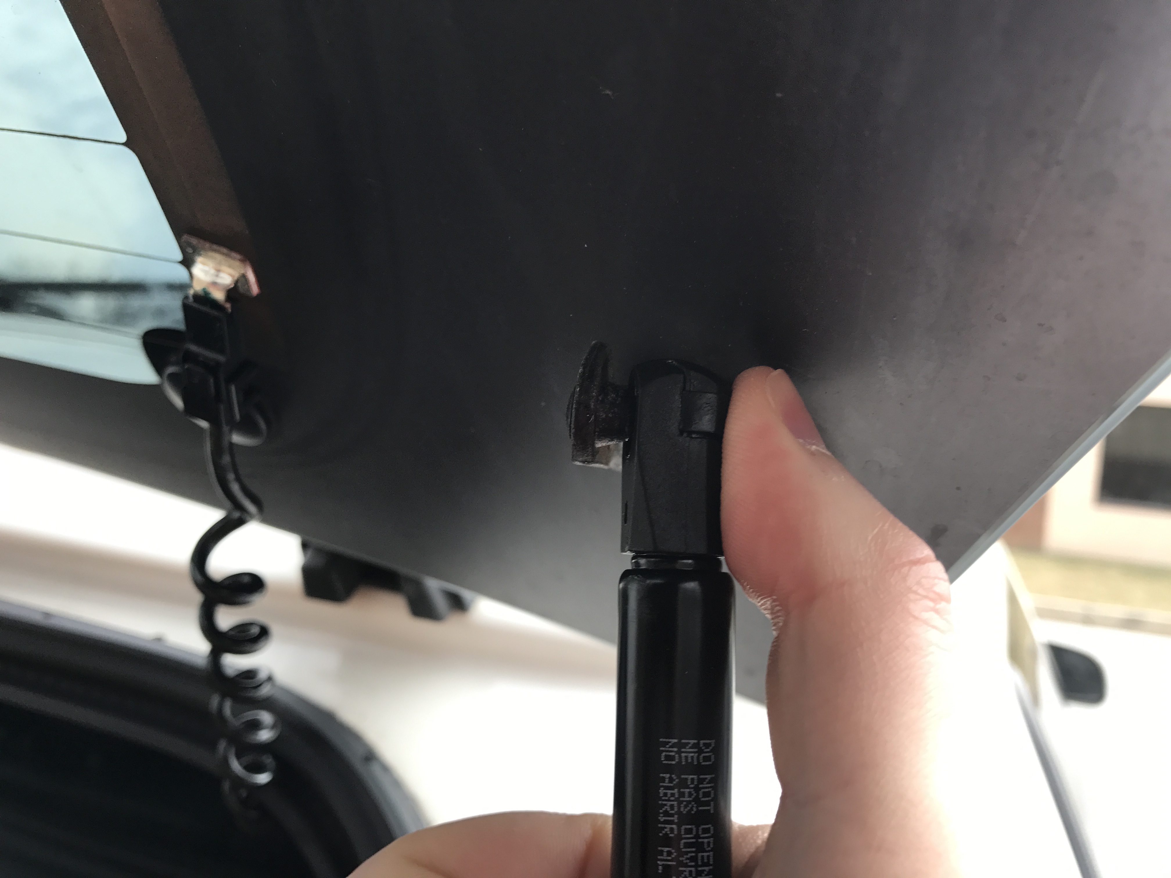 How To Replace Liftgate and Liftgate Glass Support Struts on 19992004