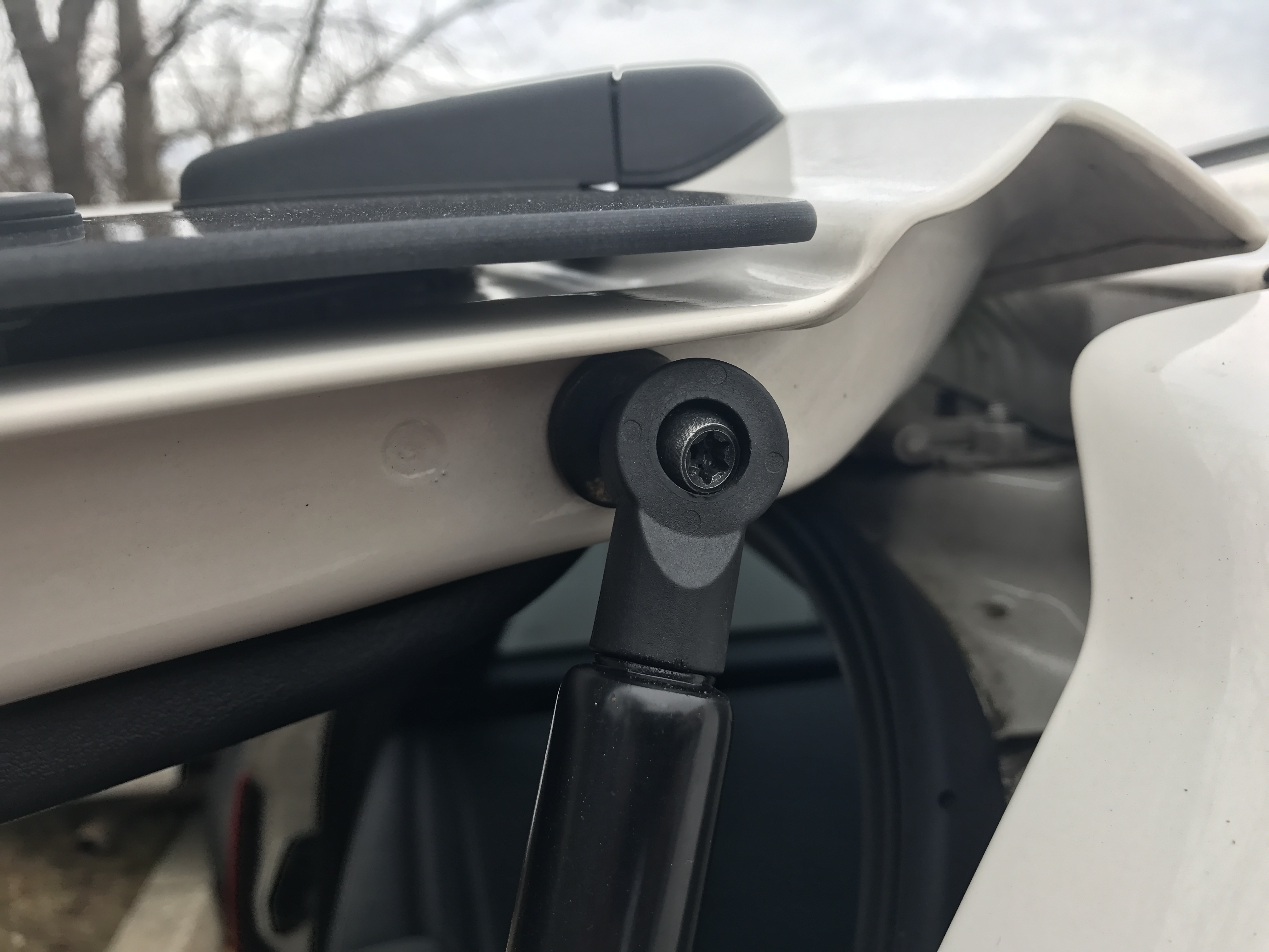 How To Replace Liftgate and Liftgate Glass Support Struts on 19992004