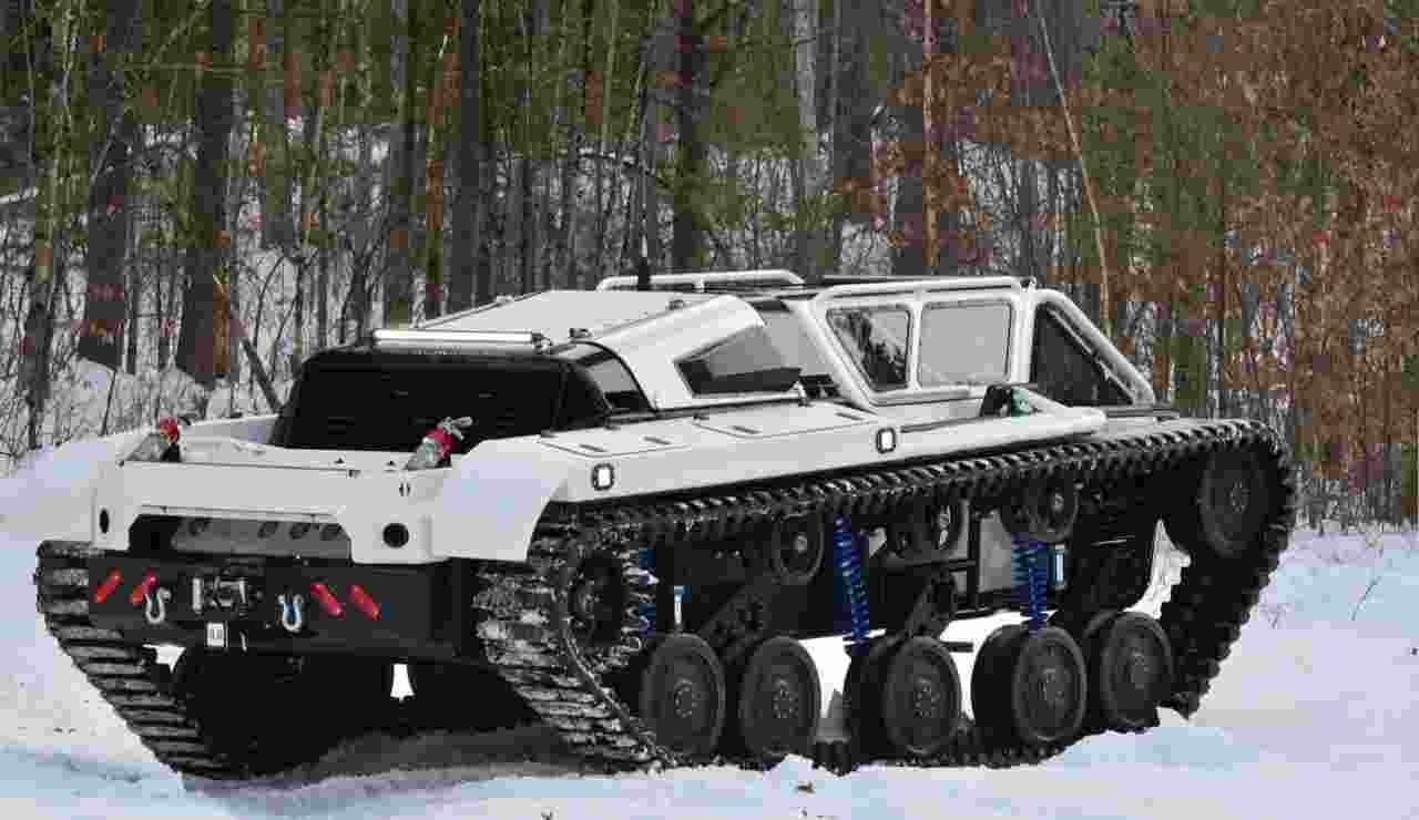 Ripsaw EV2 Luxury Tank il carrarmato civile con prestazioni da supercar