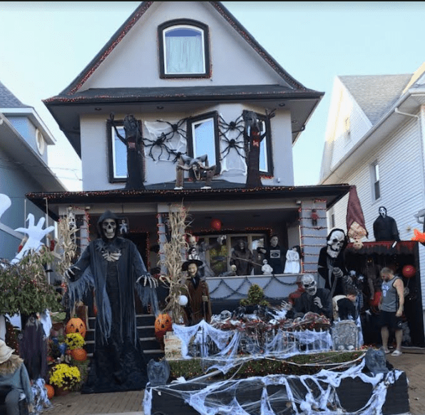 Best Halloween Houses in Dyker Heights 84th Street & 10th Avenue 2022