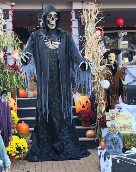 Best Halloween Houses in Dyker Heights 84th Street & 10th Avenue 2022