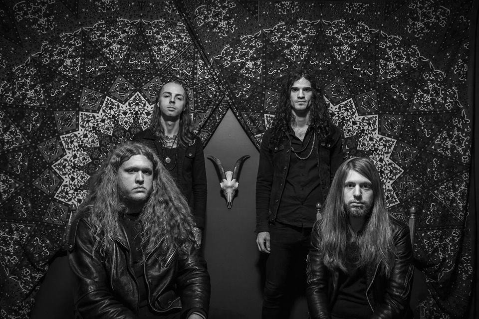 CLOAK (EN) Queens of Steel