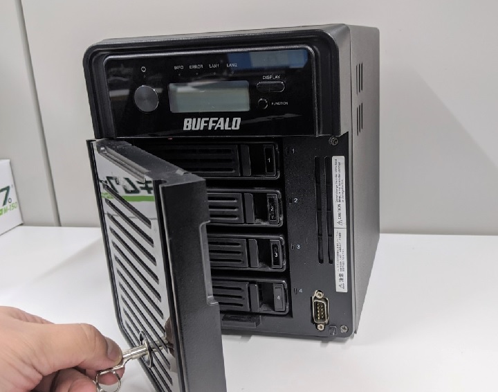 緊急対応 大阪緊急対応！データ復旧特急出張可・NAS/RAID/サーバー/クイックマン 大阪市内出張特急対応！