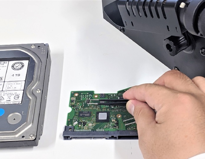 DELL製サーバPowerEdge（パワーエッジ）内蔵のハードディスクからのデータ復旧事例(重度障害 停電による障害