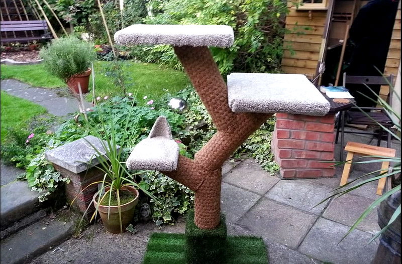 Quiet Corner5 DIY cat trees to improve your kitty's life