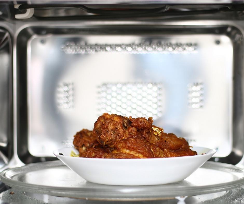 Why Is There A Turntable In A Microwave? (Real Reasons) Quiet Home Life