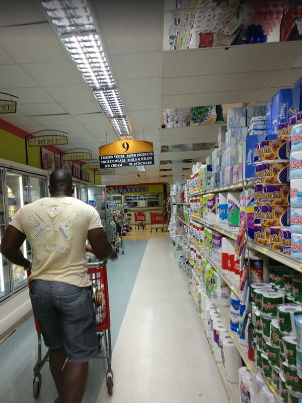 Courts St Lucia, Castries