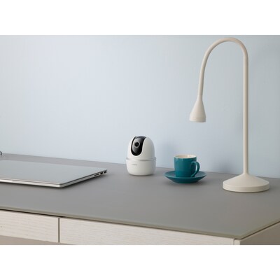 Lorex 2K QHD Indoor Wi-Fi Smart Pan-and-Tilt Security Camera with