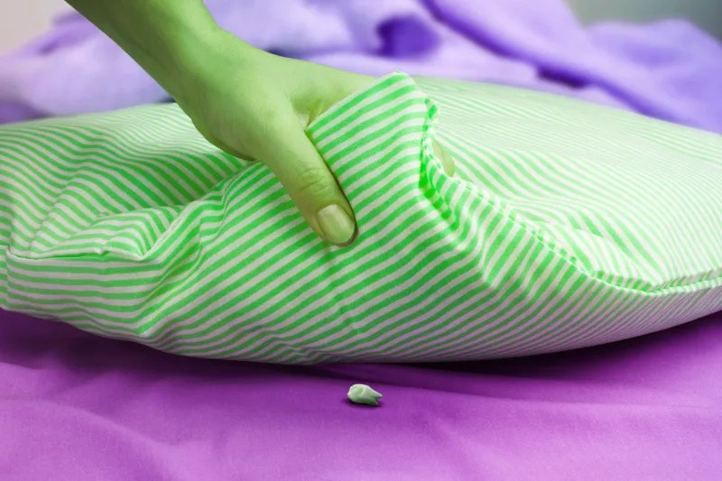 What Happens When You Put Garlic Under Your Pillow?