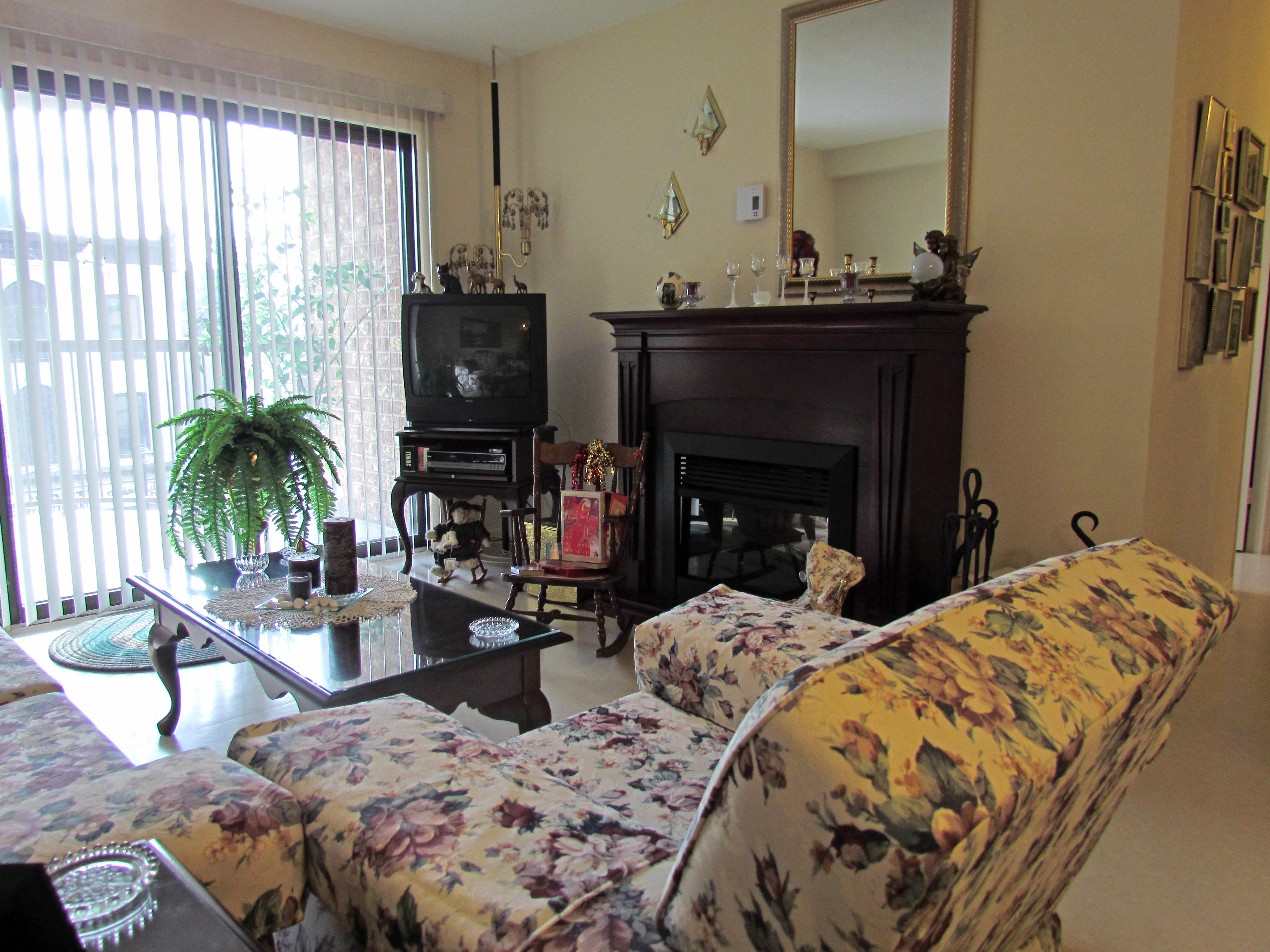 Interiors of the Large One Bedroom Suite Quinte Living Centre
