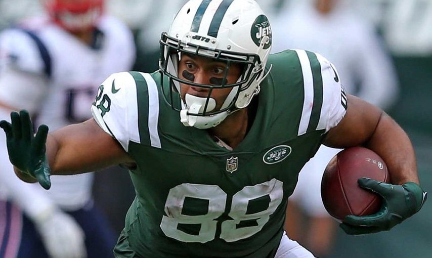 Austin SeferianJenkins assina contrato de dois anos com os Jaguars