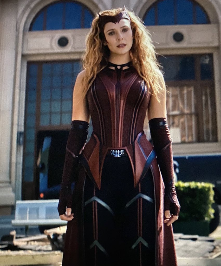 WandaVision Scarlet Witch's New Costume Has A Touching Vision Connection