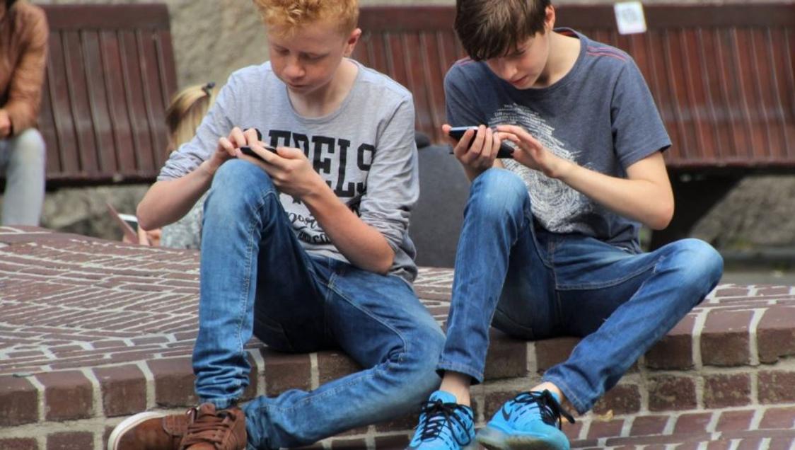 Dos de cada 10 adolescents d’entre 13 i 16 anys han tingut cites a