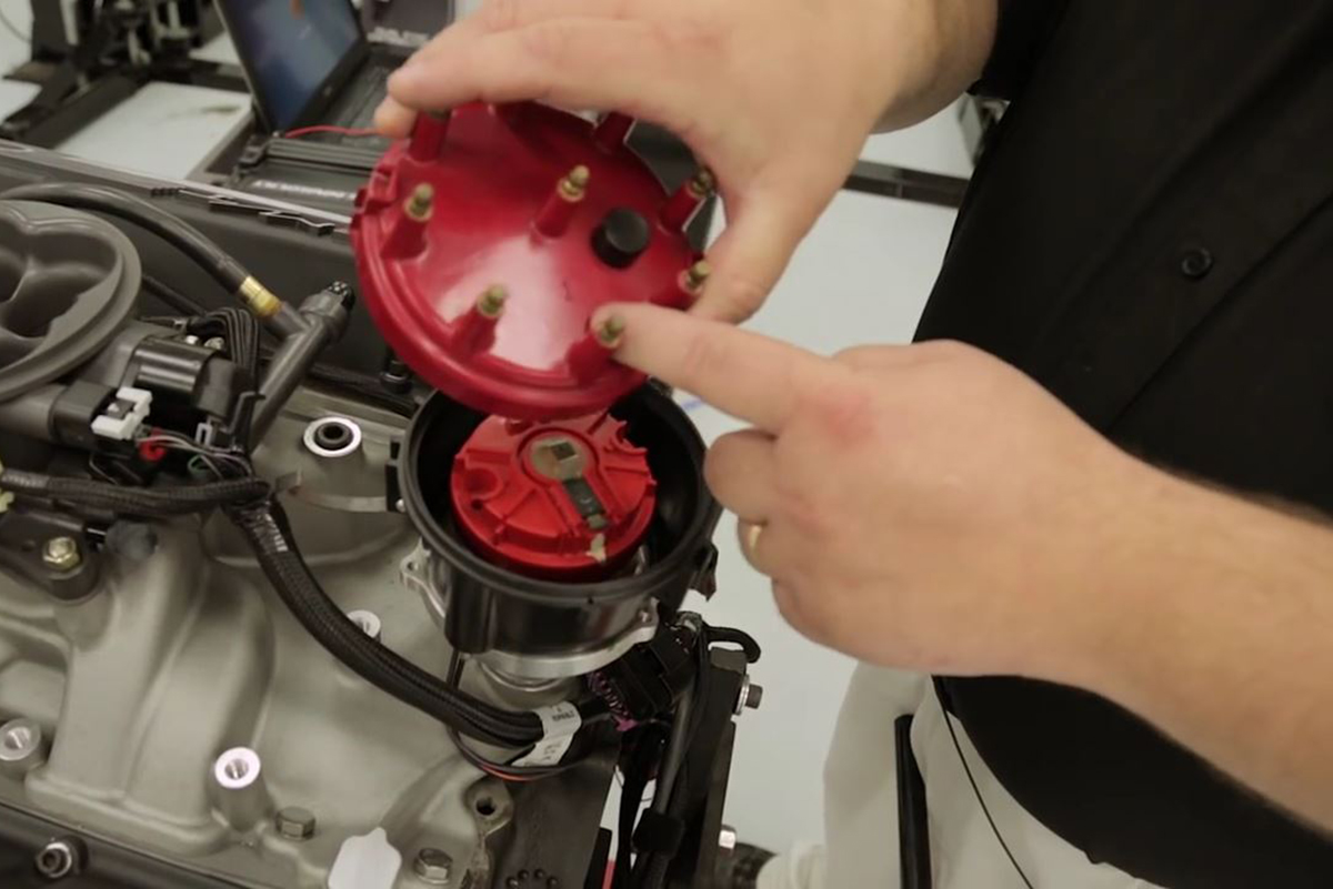 Taking a Look at the Holley EFI Dual Sync Distributor – RacingJunk News