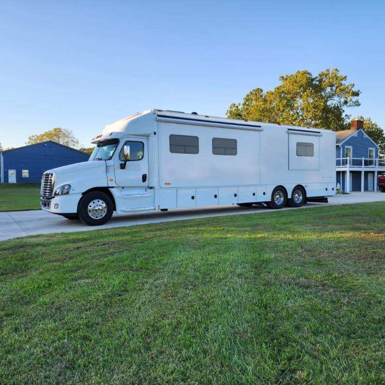 to Racing Performance Motorcoaches