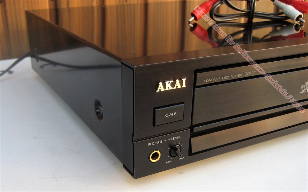 Akai Compact Disc Player CD32 Radiomuseumbocket.de