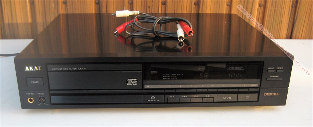 Akai Compact Disc Player CD32 Radiomuseumbocket.de