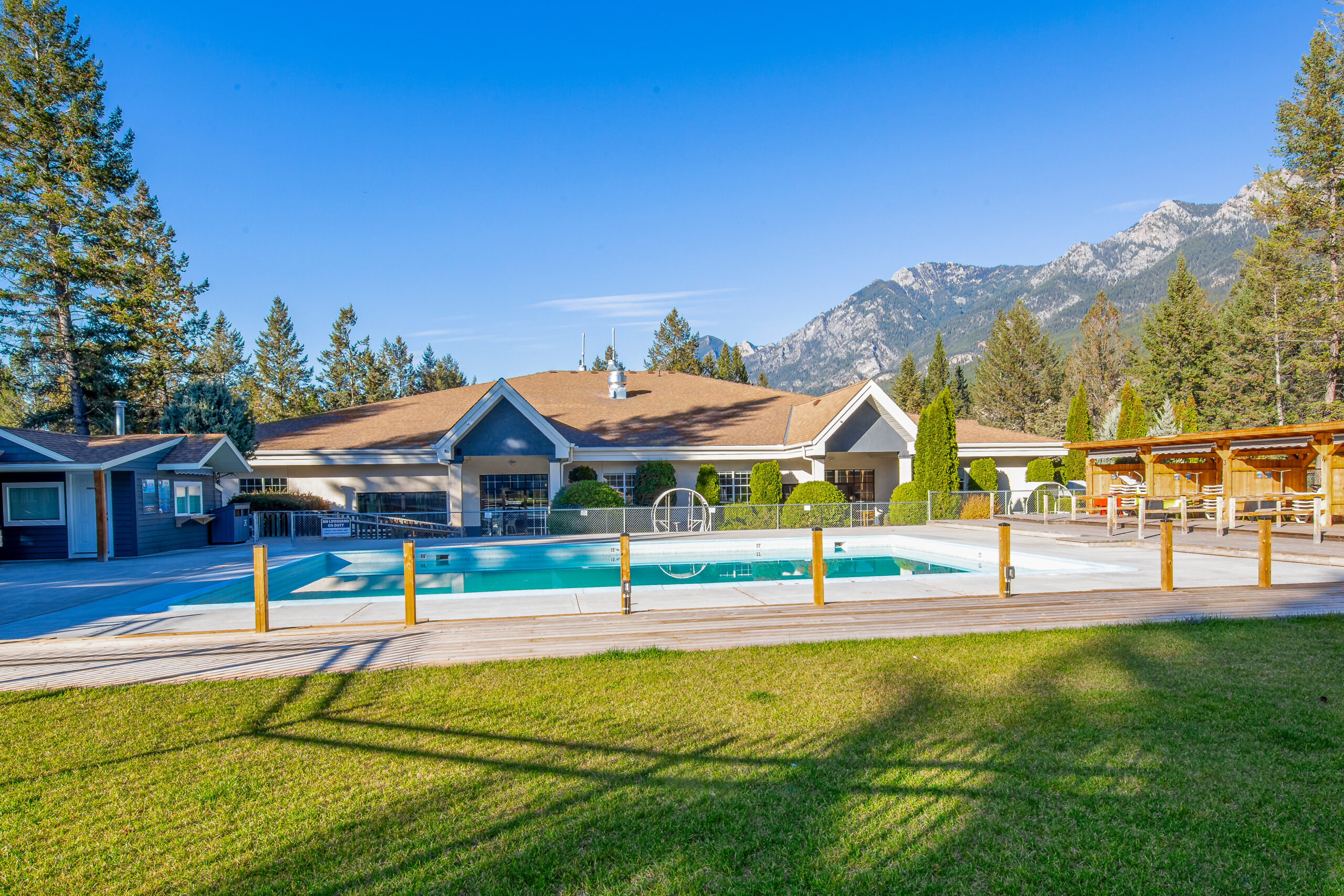 RidgeView Resort Where To Stay Radium Hot Springs, BC