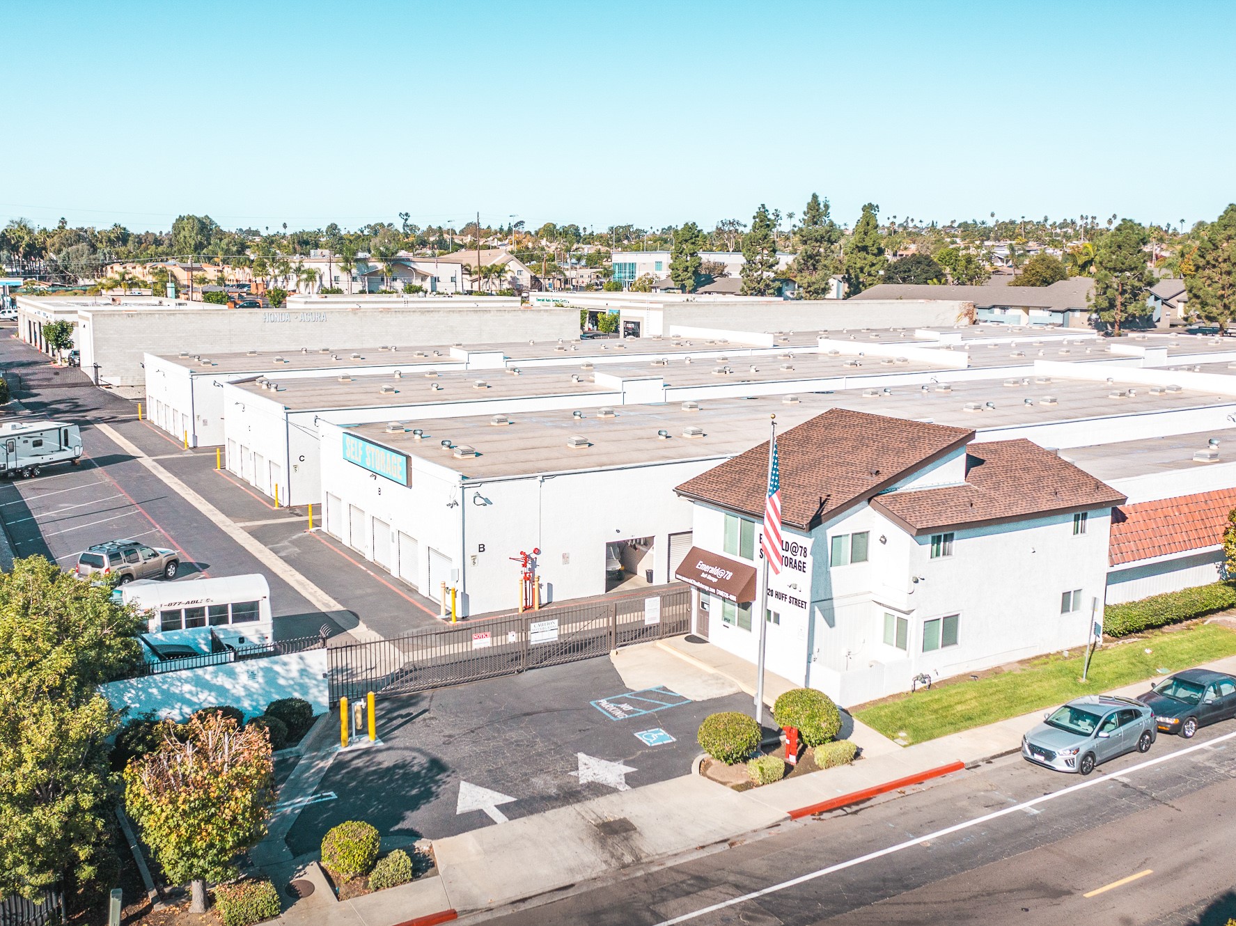Marcus and Millichap Arranges the Sale of Emerald 78 Self Storage in