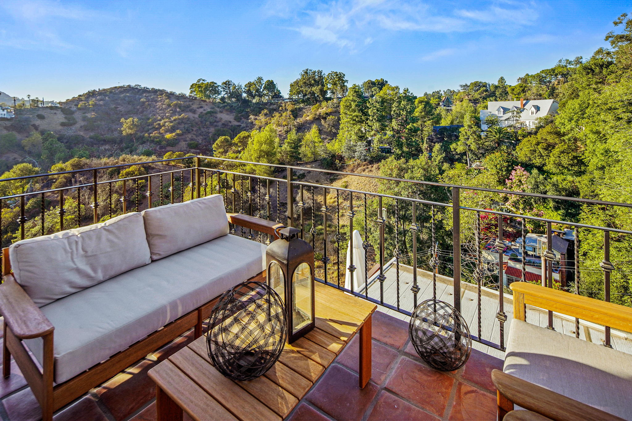 2591 Leicester Drive JUST LISTED! RamseyShilling