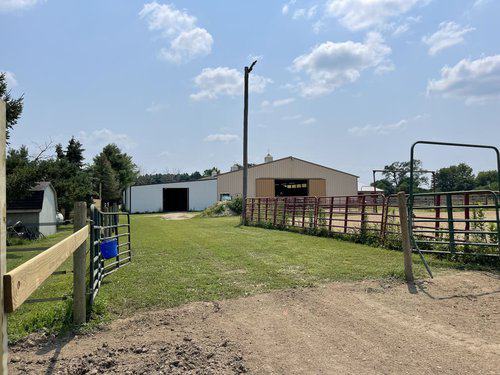Ranch Hand / Caretakers needed at Equine Facility in Danville, Indiana Couples