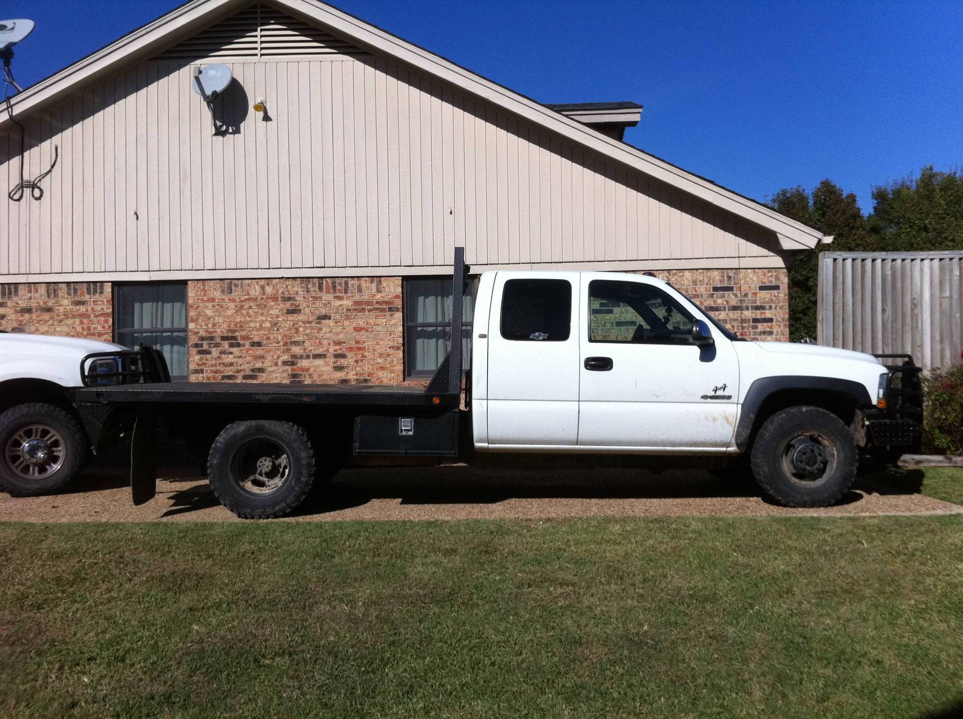 2001 Chevy 3500 Extended Cab Flatbed Texas