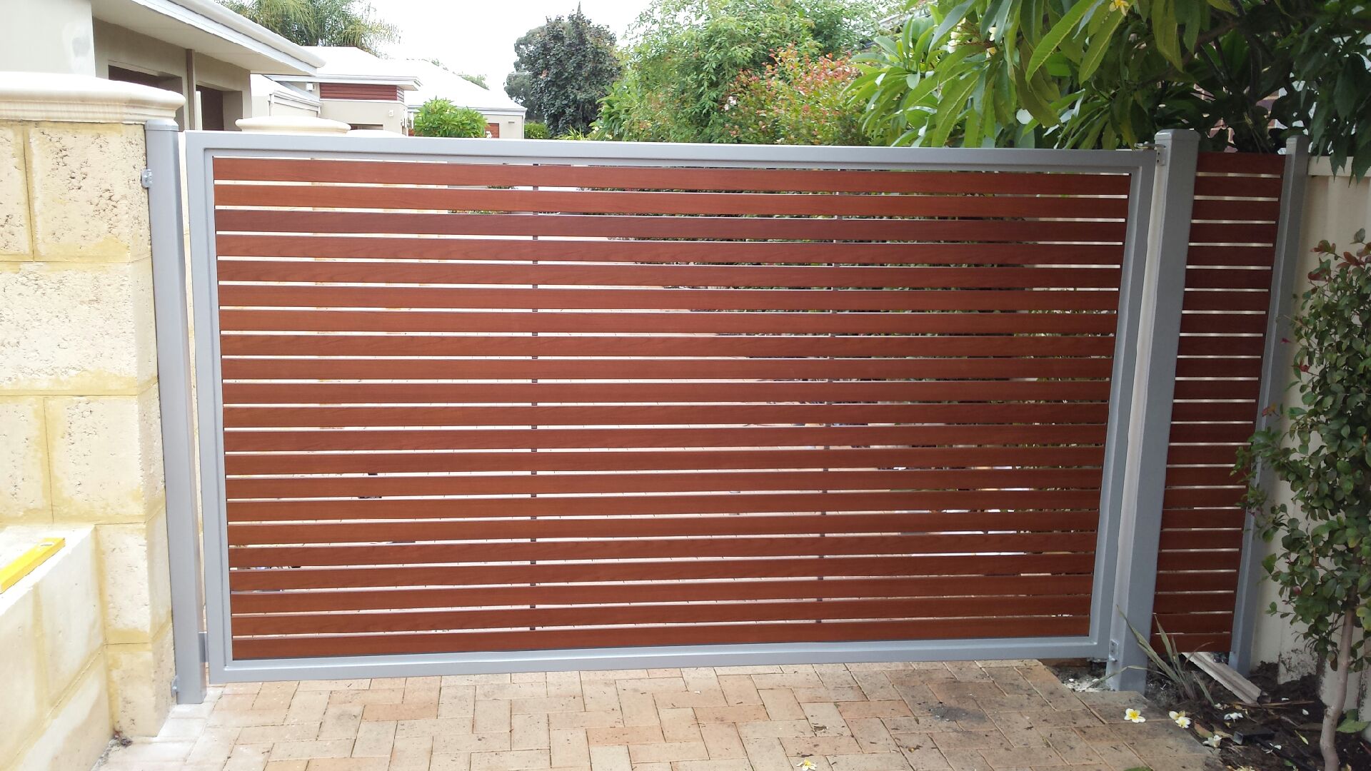 Aluminium Slat Fencing Aluminium Slat Gates R&R Fencing Perth