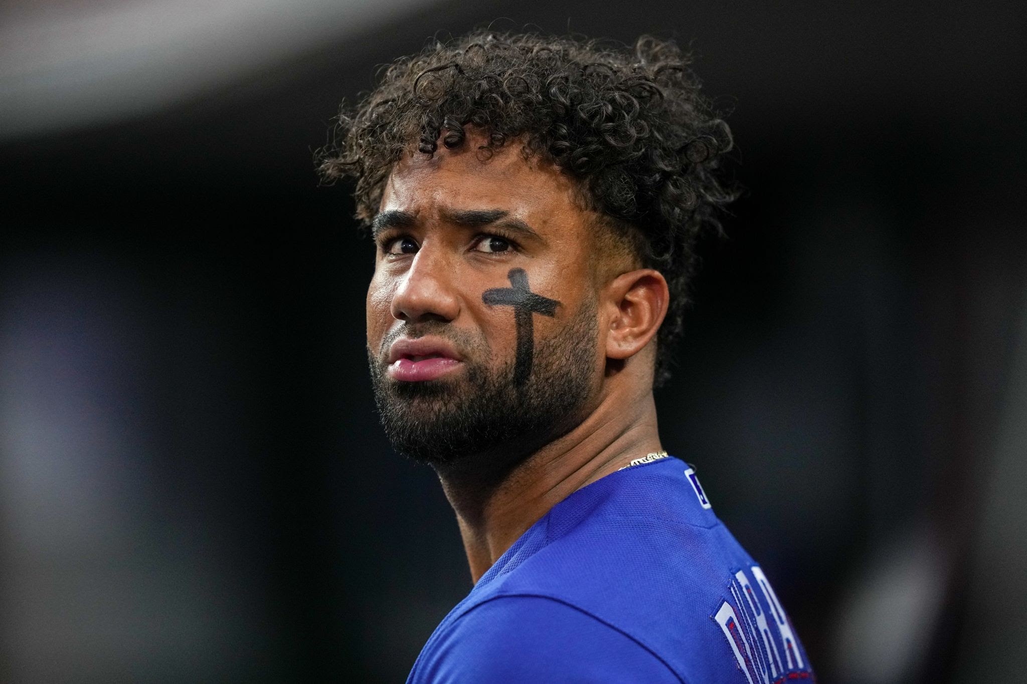 Duran putting up the numbers. Rangers Rounding 3rd