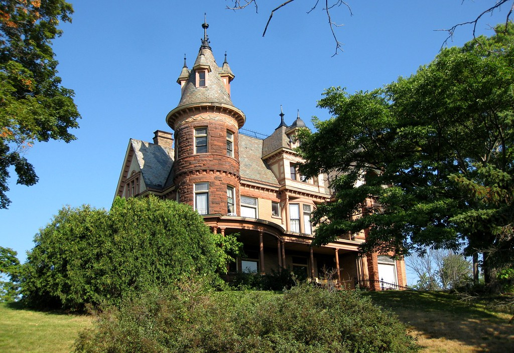 ADULT Haunted History of Henderson Castle Ransom District Library