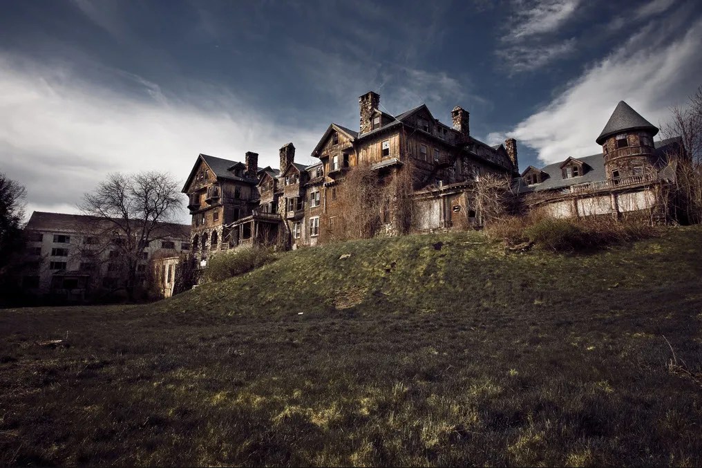 Can You Name These Classic Horror Movie Houses? Rantlets