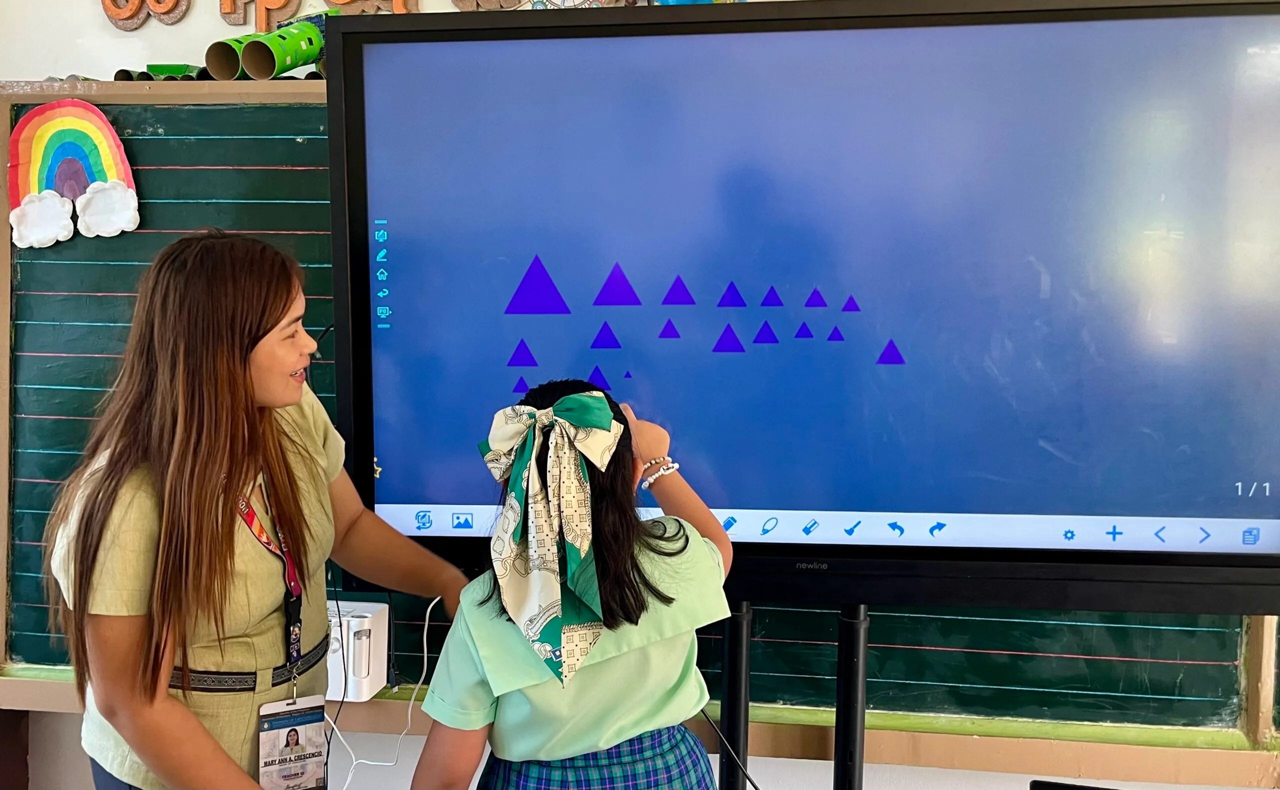 In Cebu school, teachers adopt ICT for ‘digital native’ learning(02)