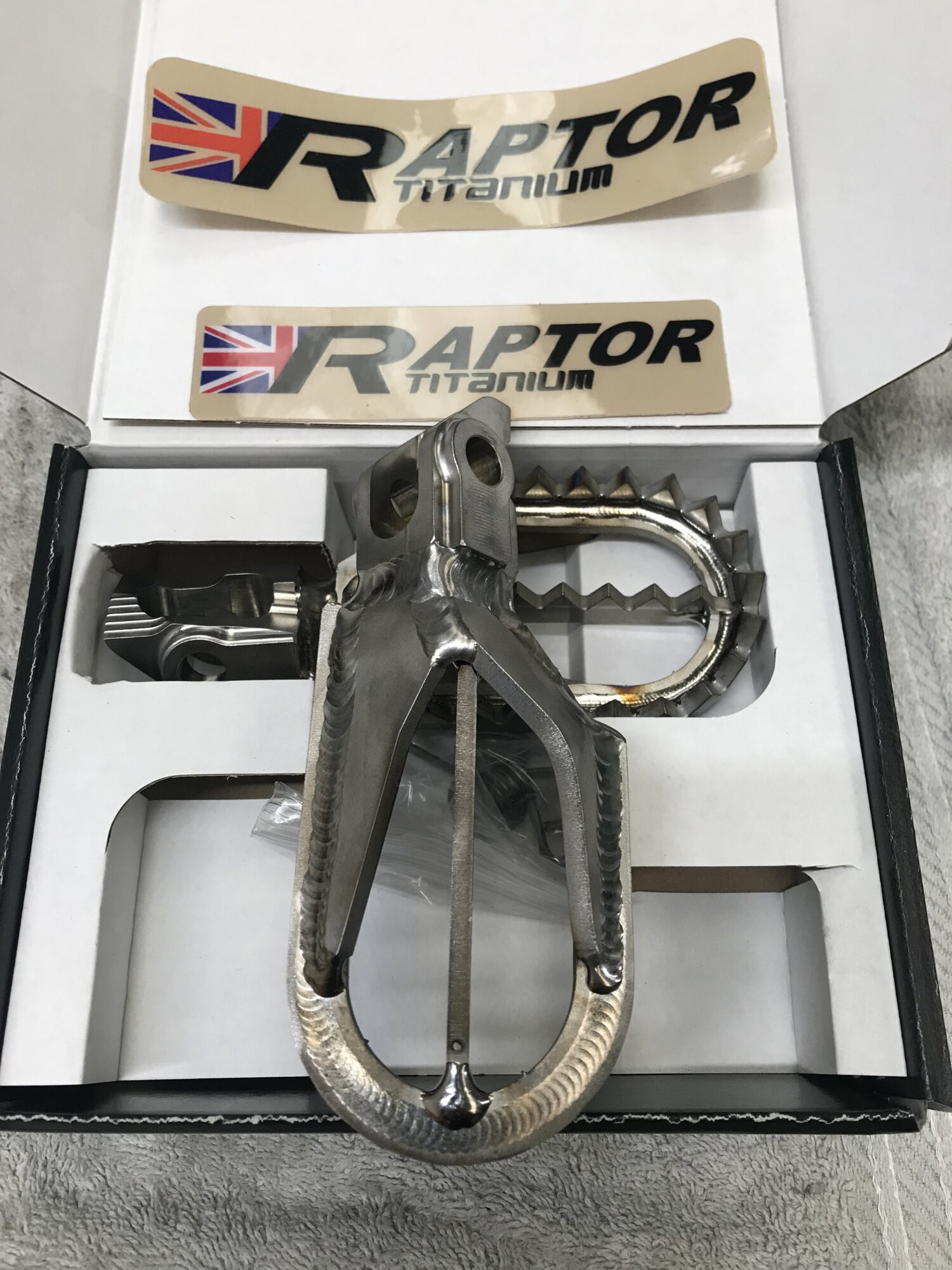 RX023 2023 Apex Titanium Footpegs • Raptor Titanium