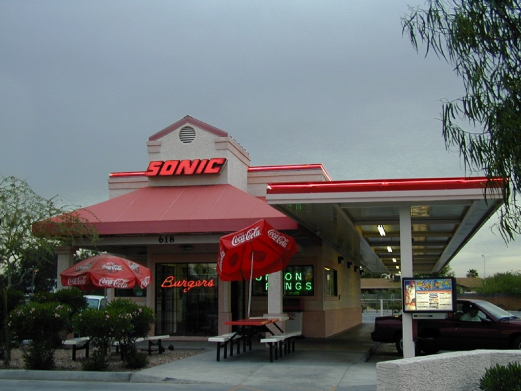 Sonic Drivein » Reece and Rowe Architects