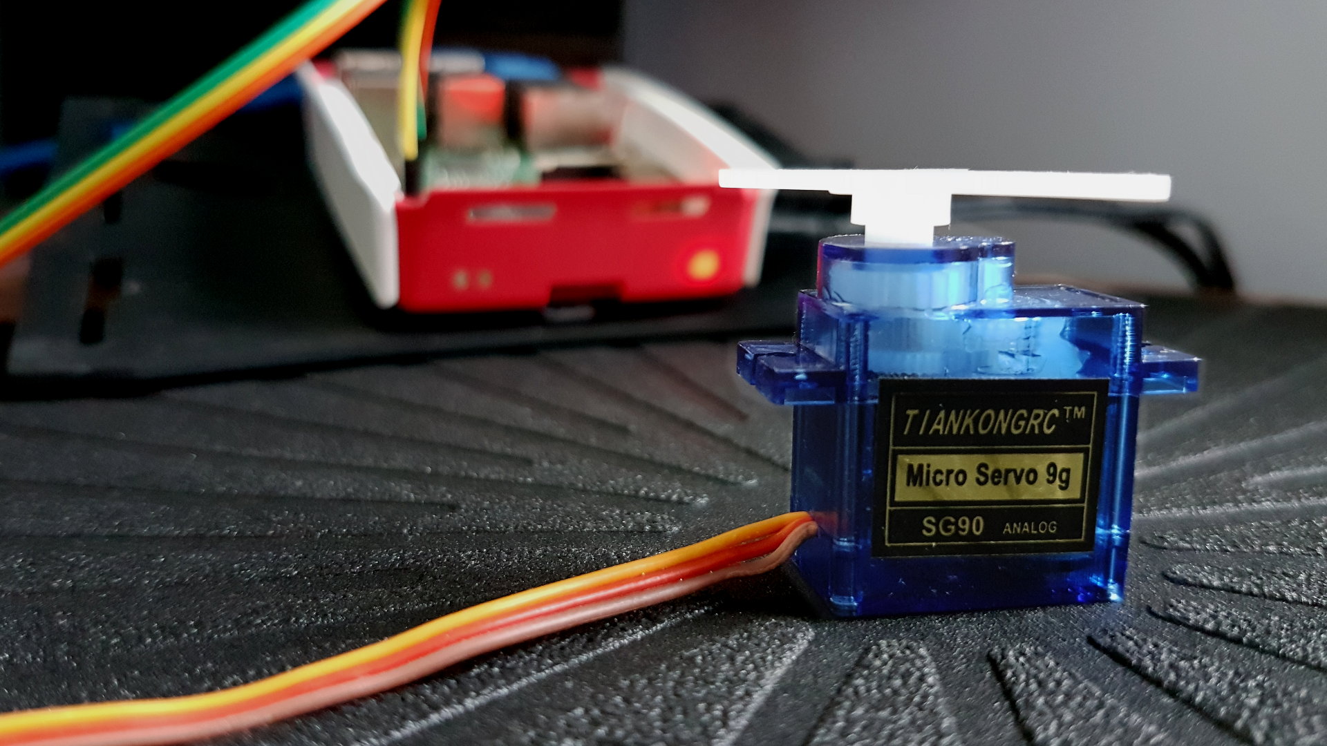 Basic Servo Use With the Raspberry Pi and GpioZero Raspberry Pi Spy