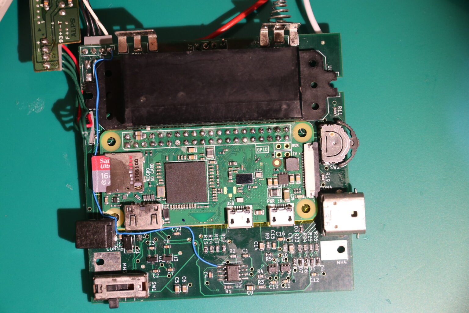 Game Boy + Raspberry Pi insides = 'DMGPlus' Raspberry Pi