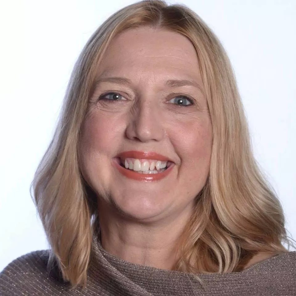 Laura June, Real Estate Agent, Ratings & Reviews, Surrey, BC