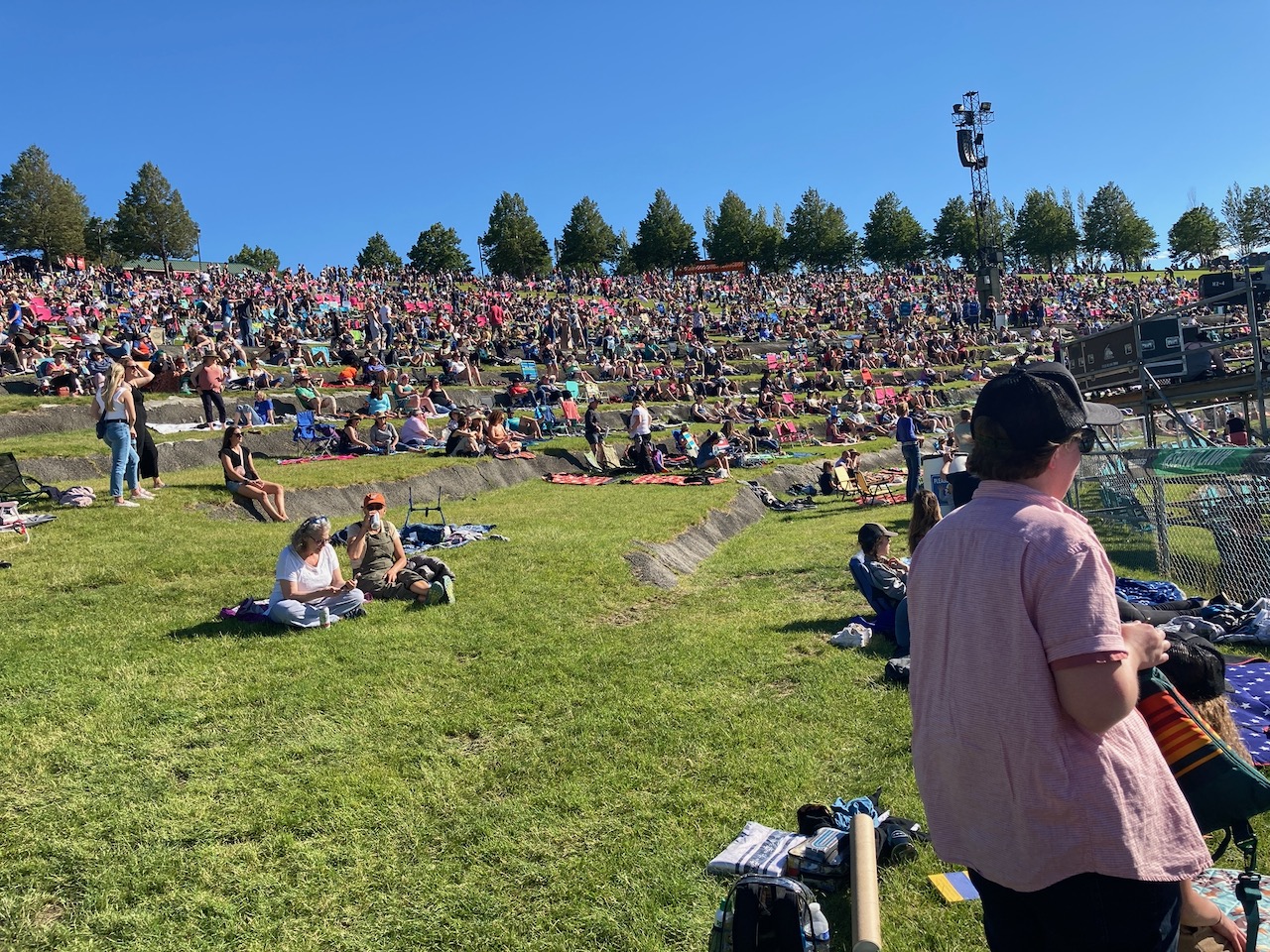 Amphitheatre Lawn Seating Elcho Table