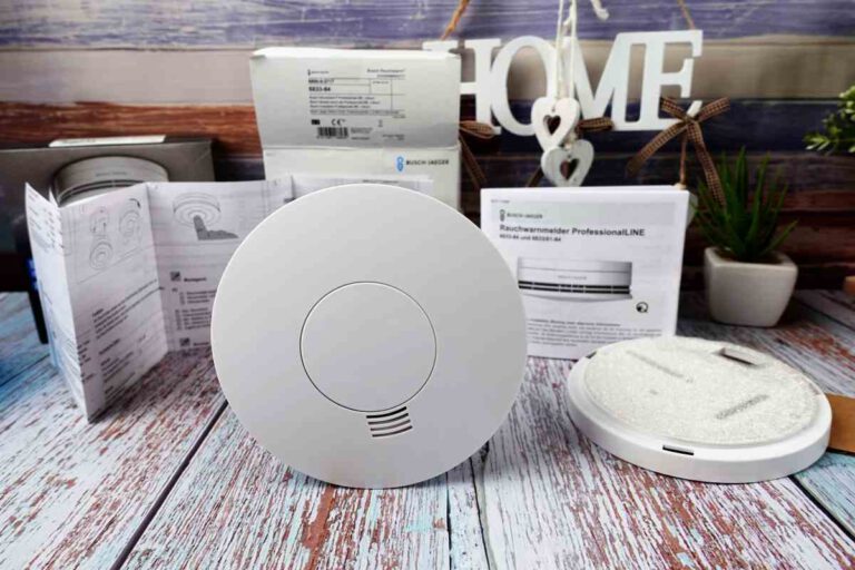 Rauchmelder piept: Warum piept mein Rauchwarnmelder und was kann ich