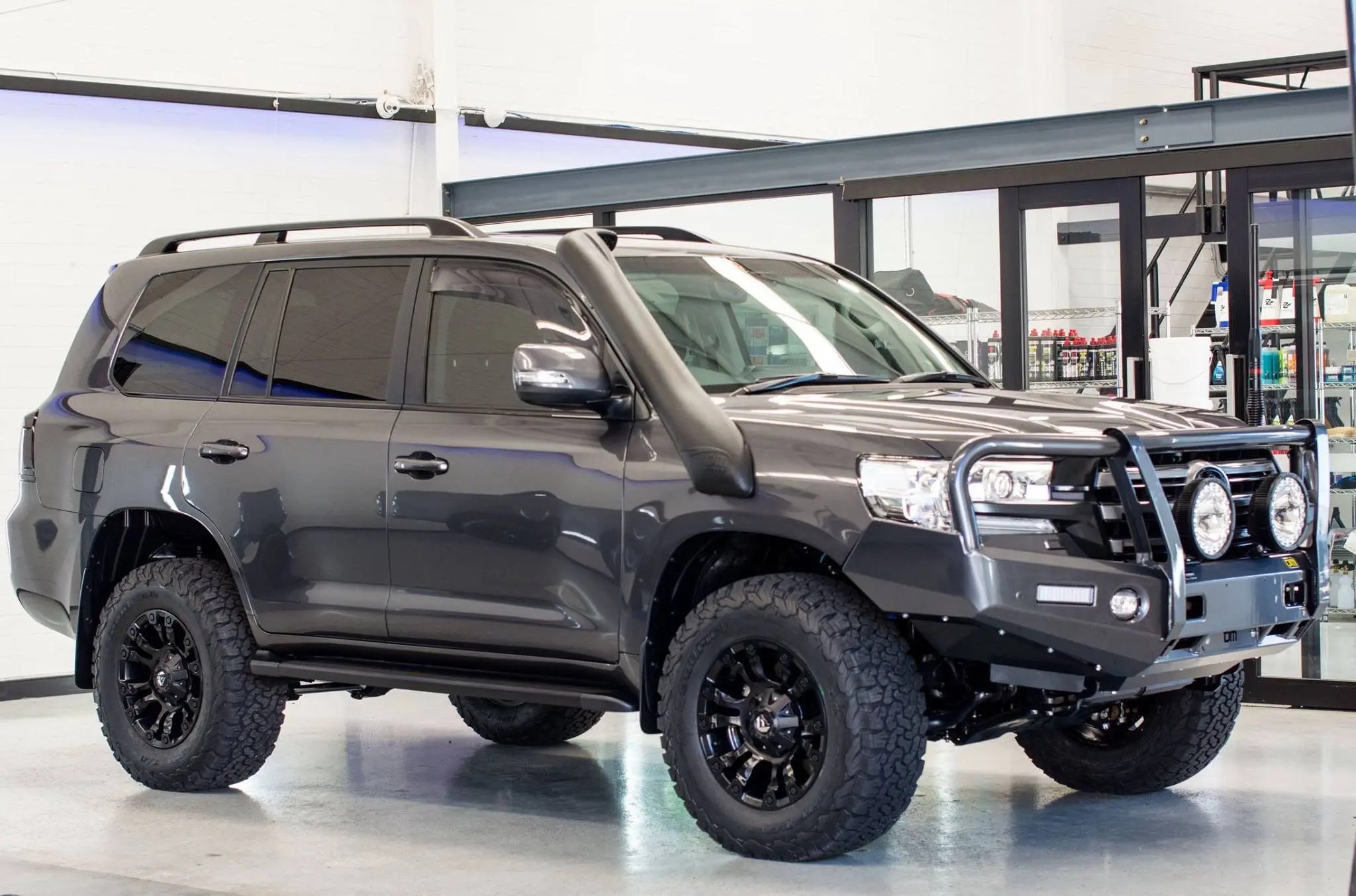 Toyota Landcruiser 200 series Front bar TJM Ravon Auto