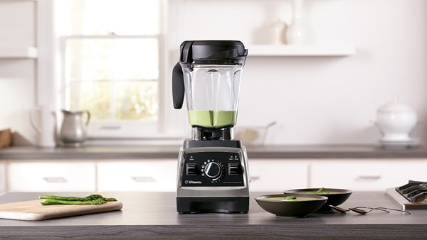 How does a Vitamix heat soup? Raw Blend