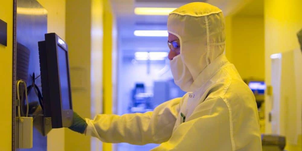 What is Microelectronics Manufacturing Process RAYMING PCB