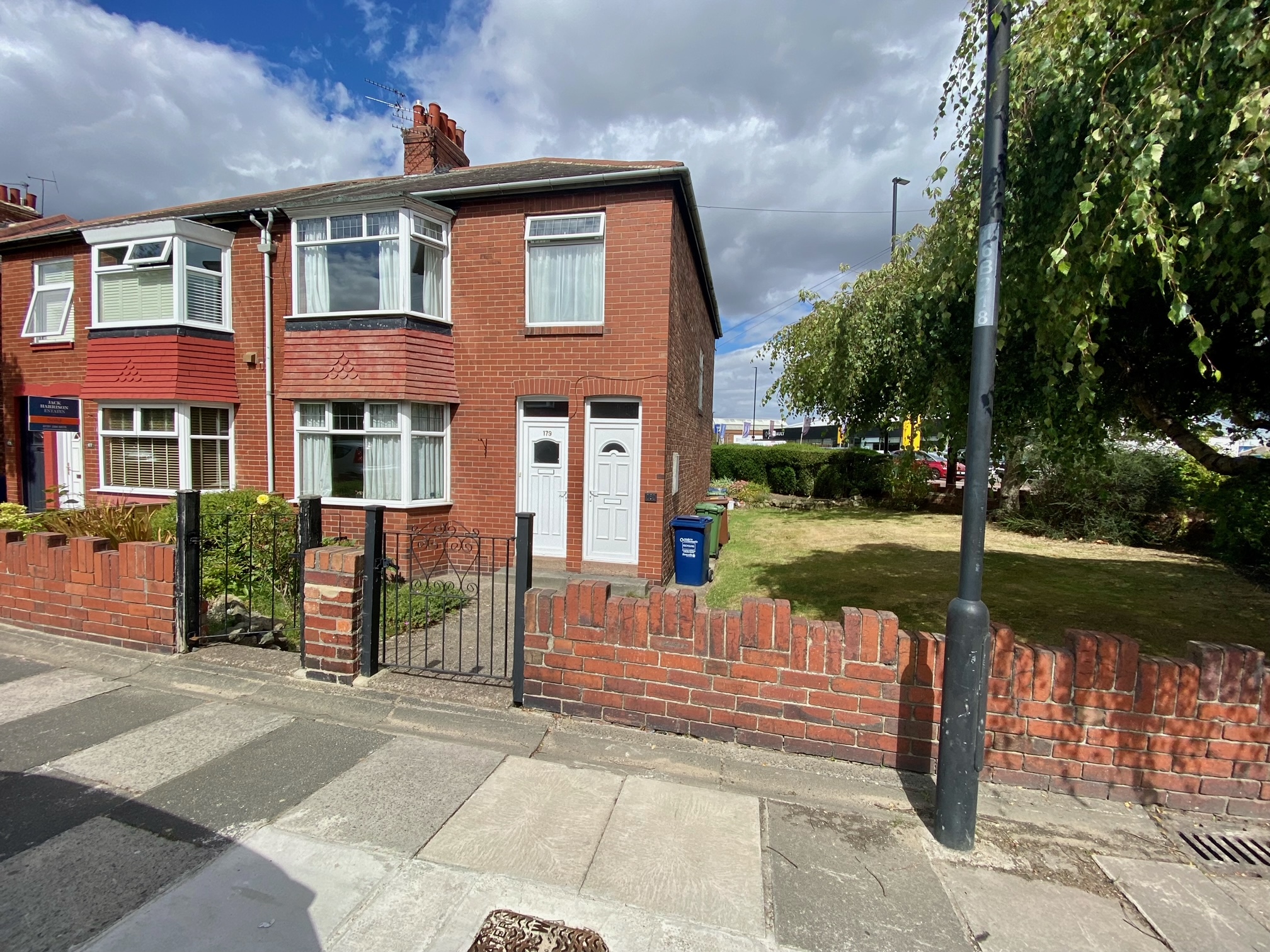 181 Bosworth Gardens, Heaton, Newcastle upon Tyne, NE6 5UP Ron Breen