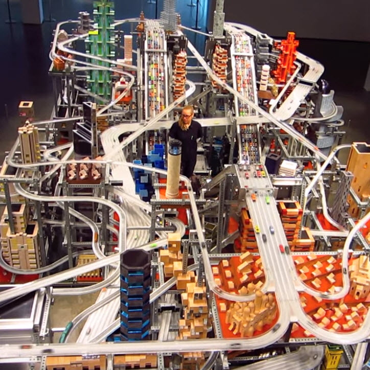 These Hot Wheels, Darda, and Mini 4WD Tracks Will Blow You Away [VIDEO