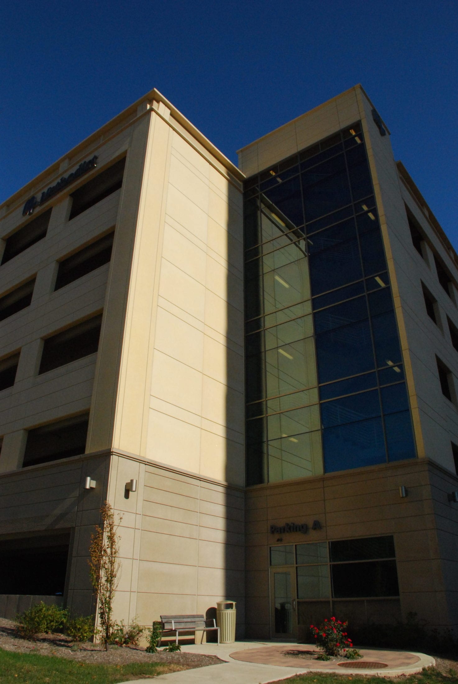 UnityPoint HealthMethodist, Parking Deck River City Construction