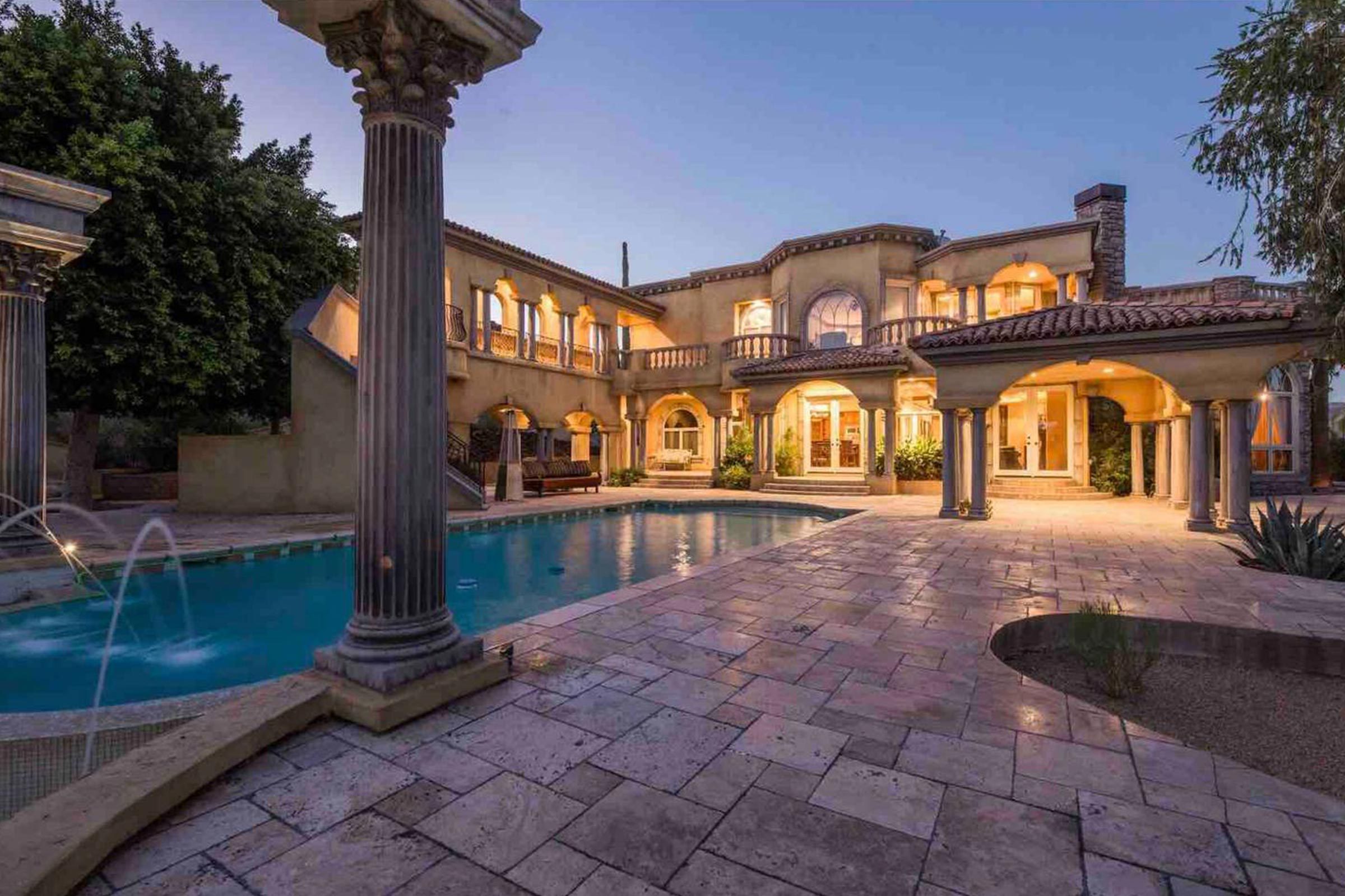 The Most Extravagant Airbnb Listing in Every State Reader's Digest