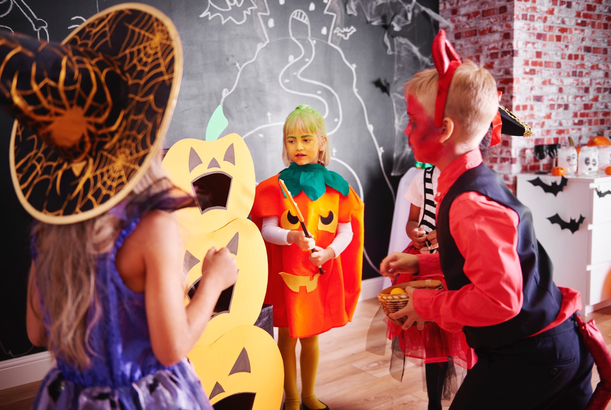 35 Halloween Party Games for Kids and Adults Reader's Digest