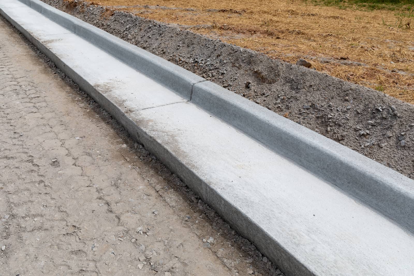 The Comprehensive Austin Guide to Concrete Curbs and Gutters