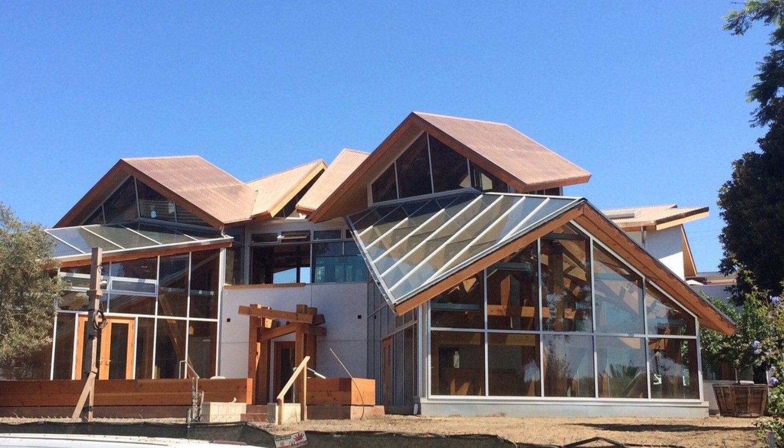 Gehry Residence by Frank Gehry Balance between old and new RTF